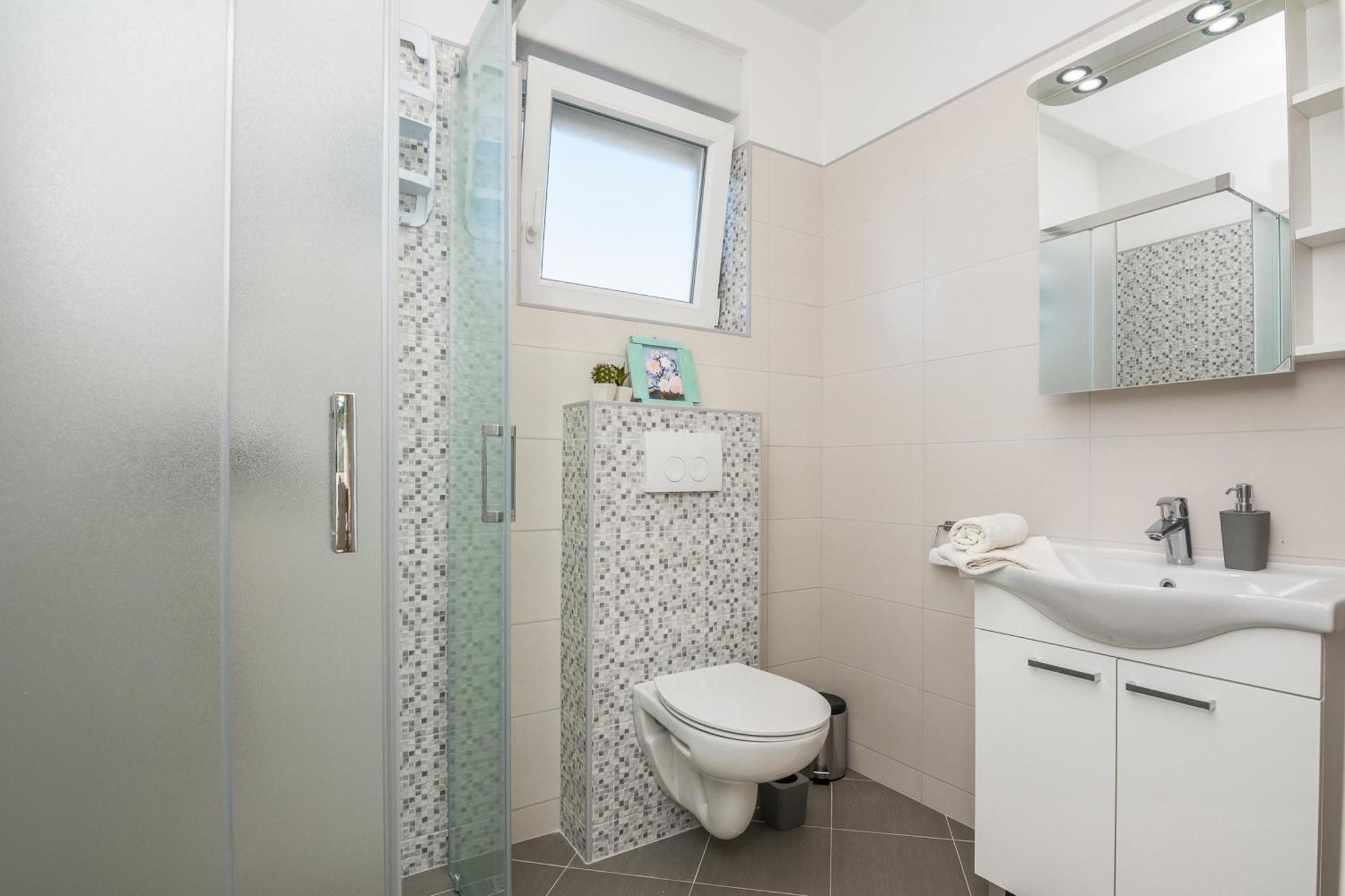 Pool Apartment Bakija 2 - Happy Rentals Pakostane Exterior photo